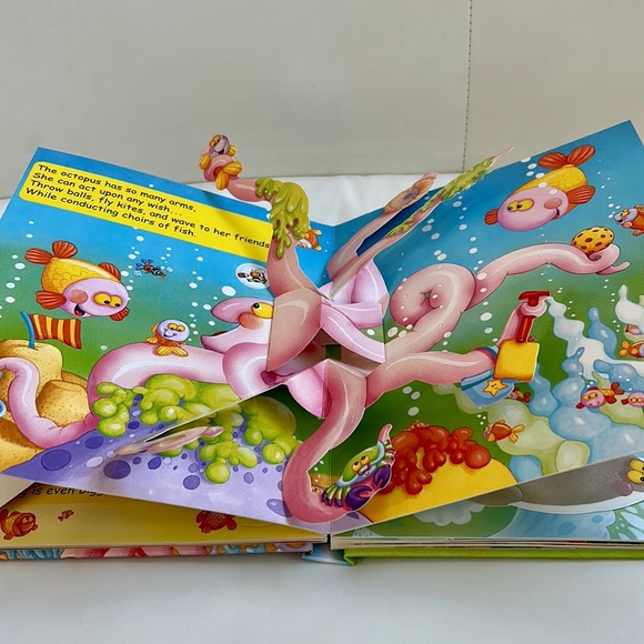 My Under the Sea Pop-Up Book - Picture 6 of 9